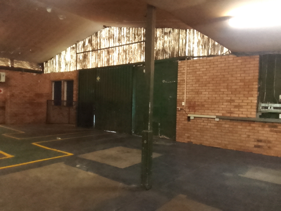 To Let commercial Property for Rent in Oos Einde North West